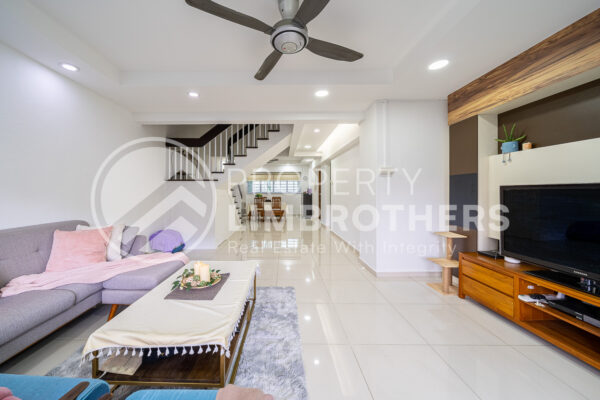 125 Potong Pasir Ave 1