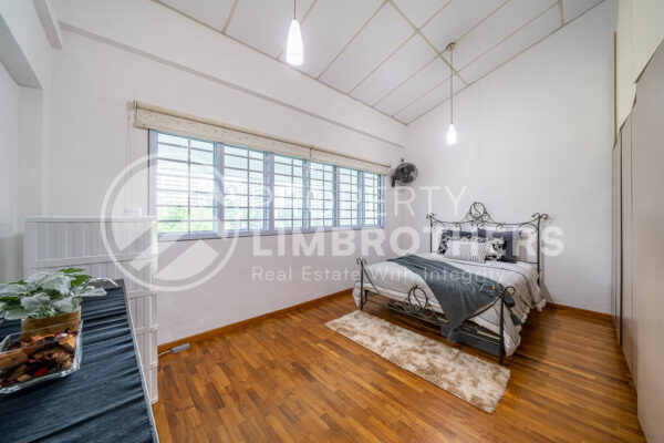 125 Potong Pasir Ave 1