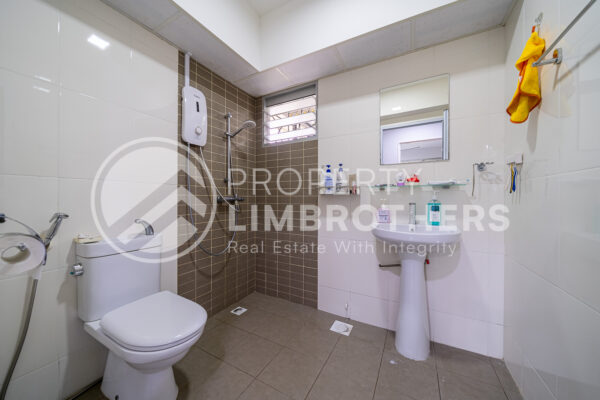 130B Canberra Crescent