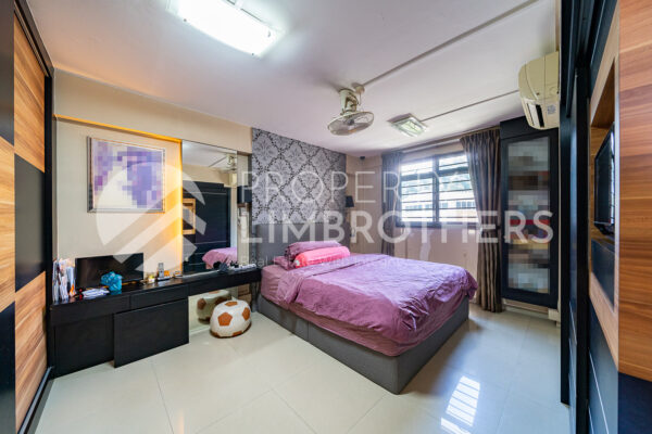 98 Commonwealth Crescent