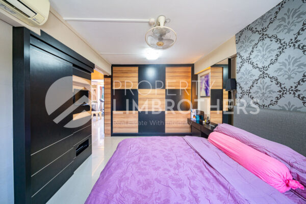 98 Commonwealth Crescent