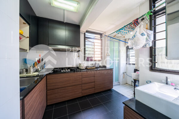 98 Commonwealth Crescent