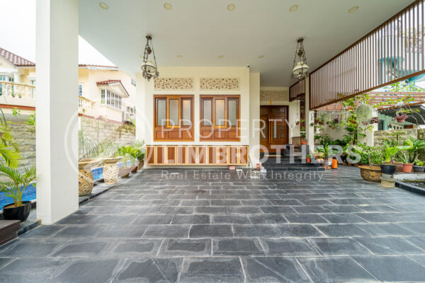 Happy Avenue Central