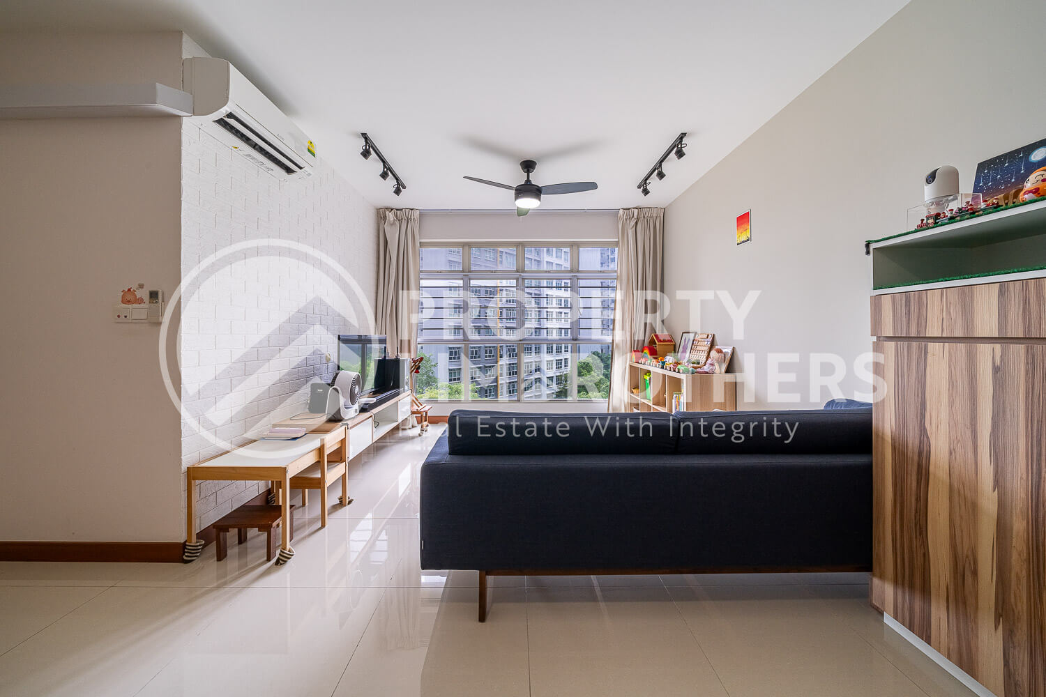 215B Compassvale Drive