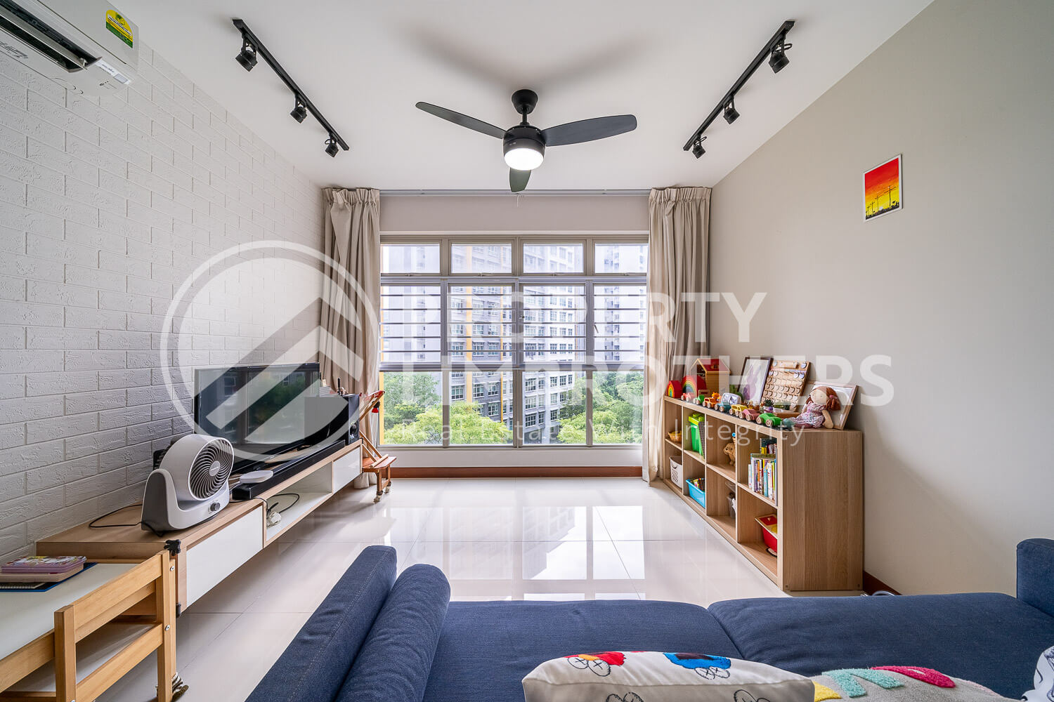 215B Compassvale Drive