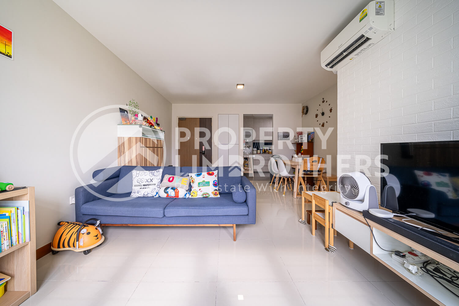 215B Compassvale Drive