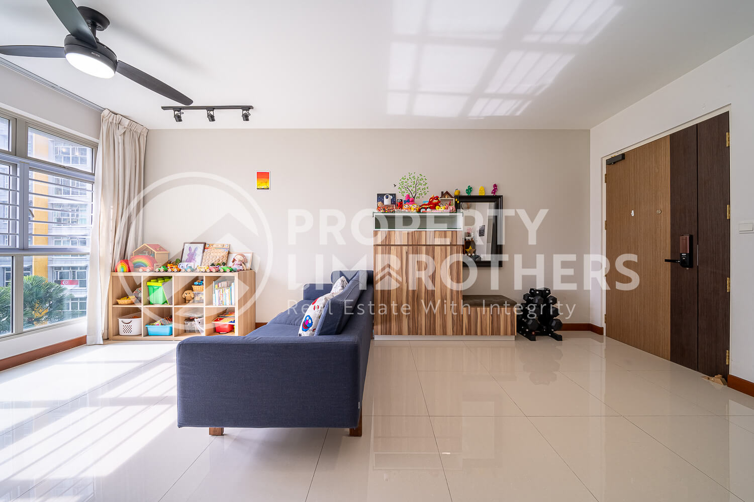 215B Compassvale Drive