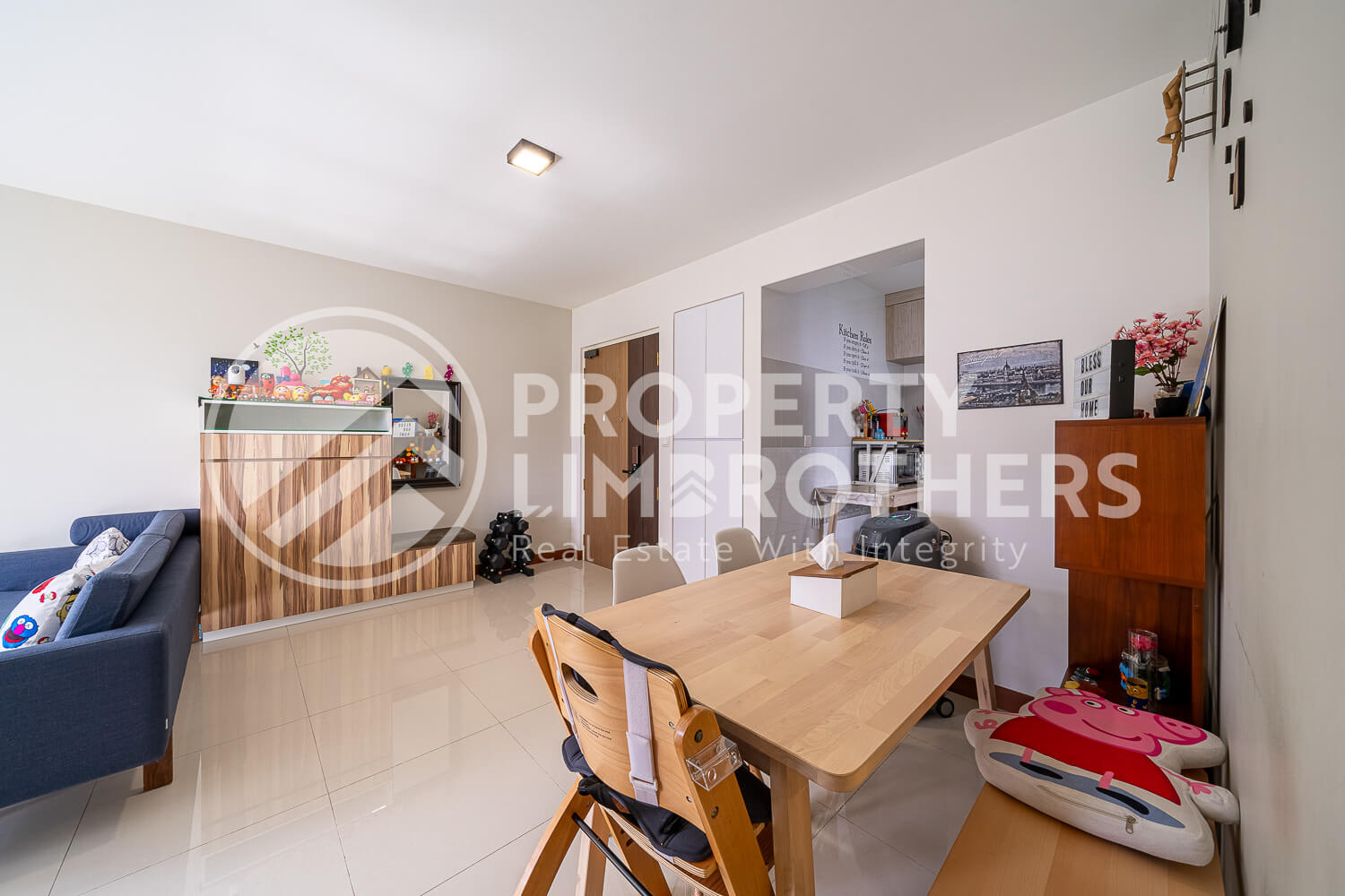 215B Compassvale Drive