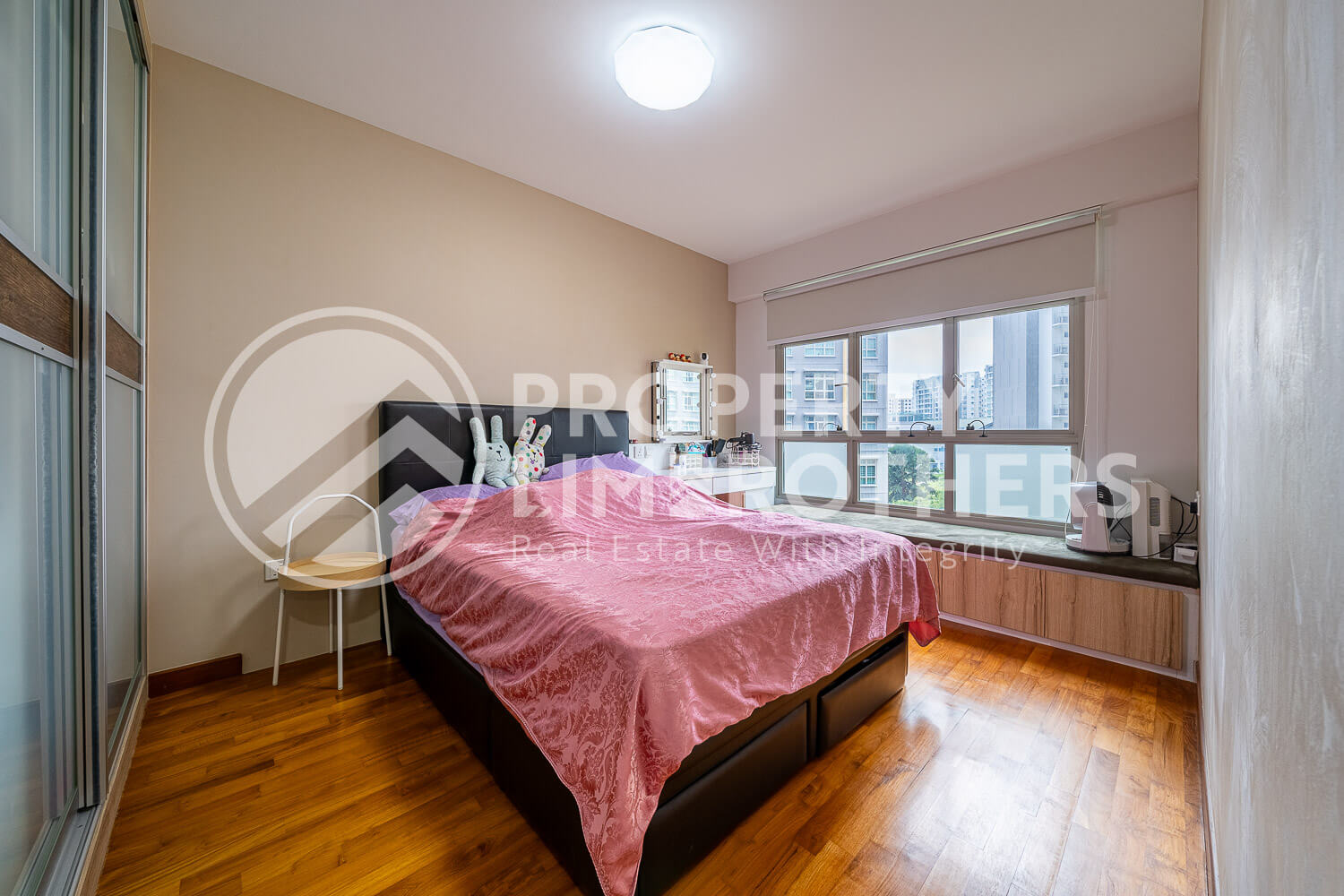 215B Compassvale Drive