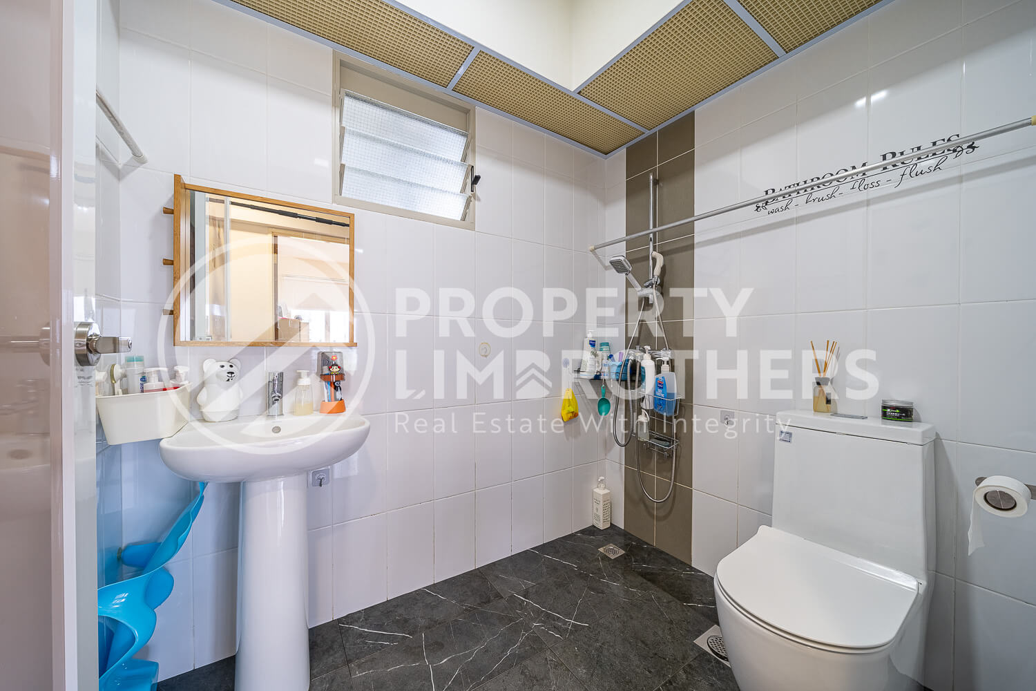 215B Compassvale Drive