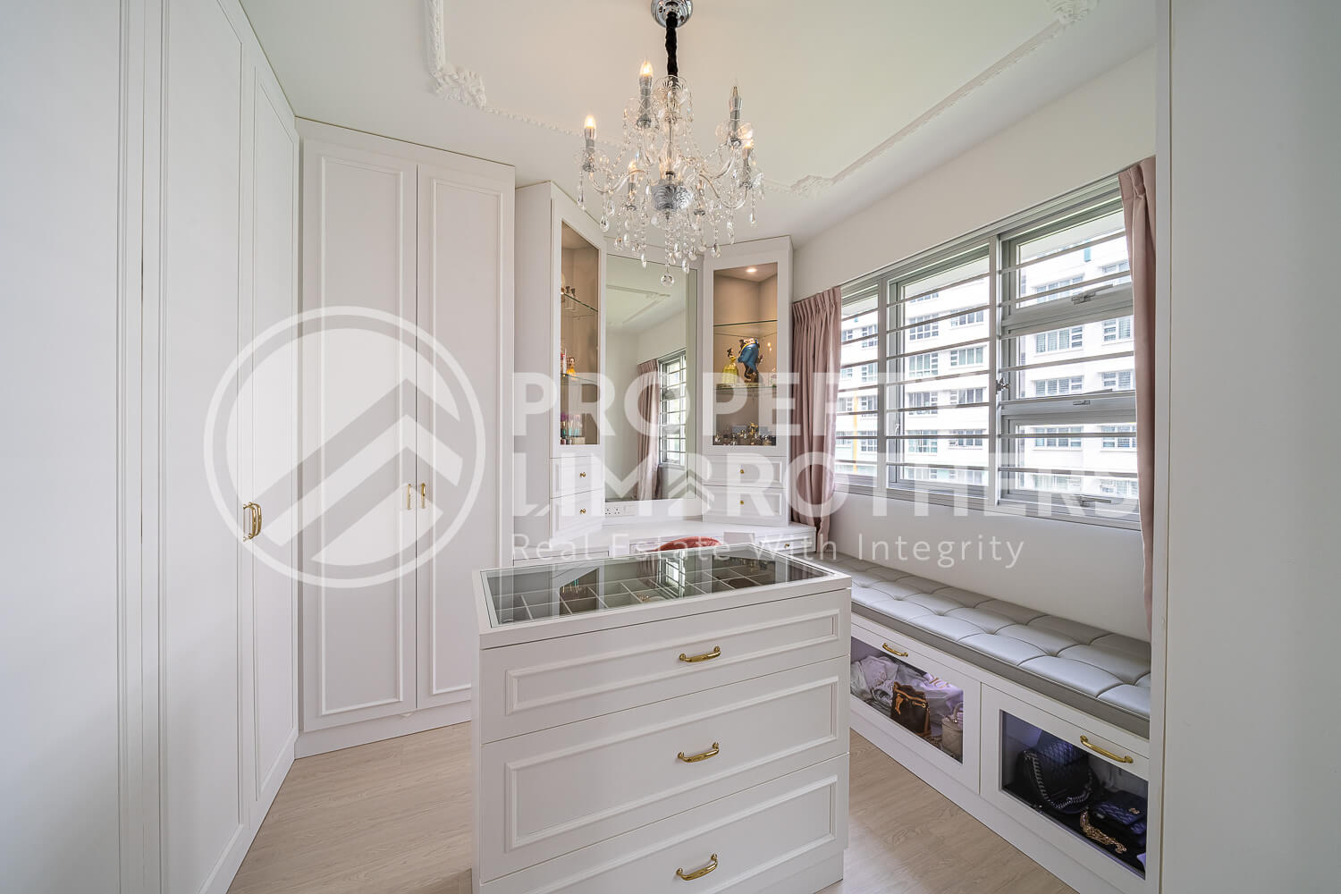 574A Woodlands Drive 16