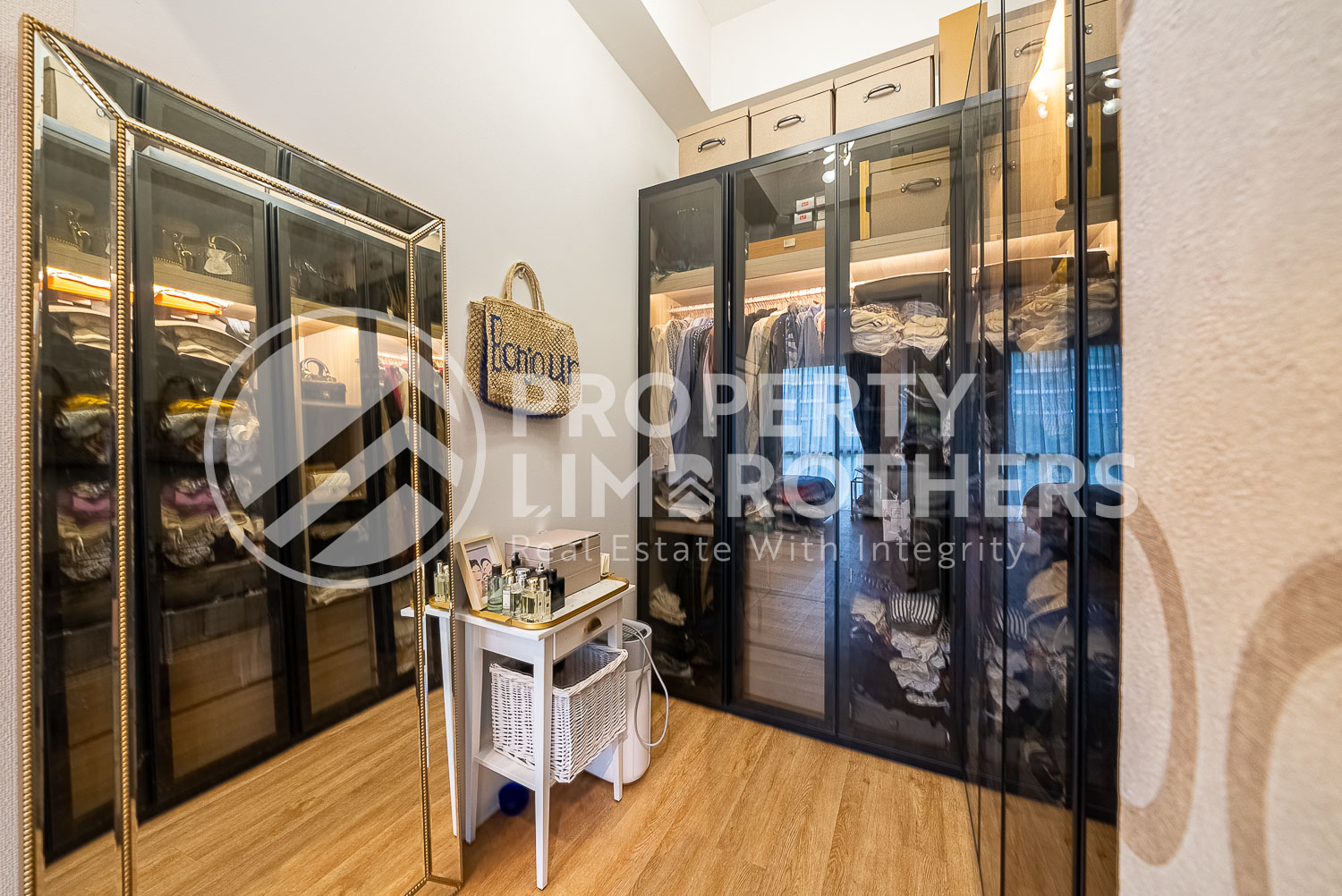 Boathouse Residences