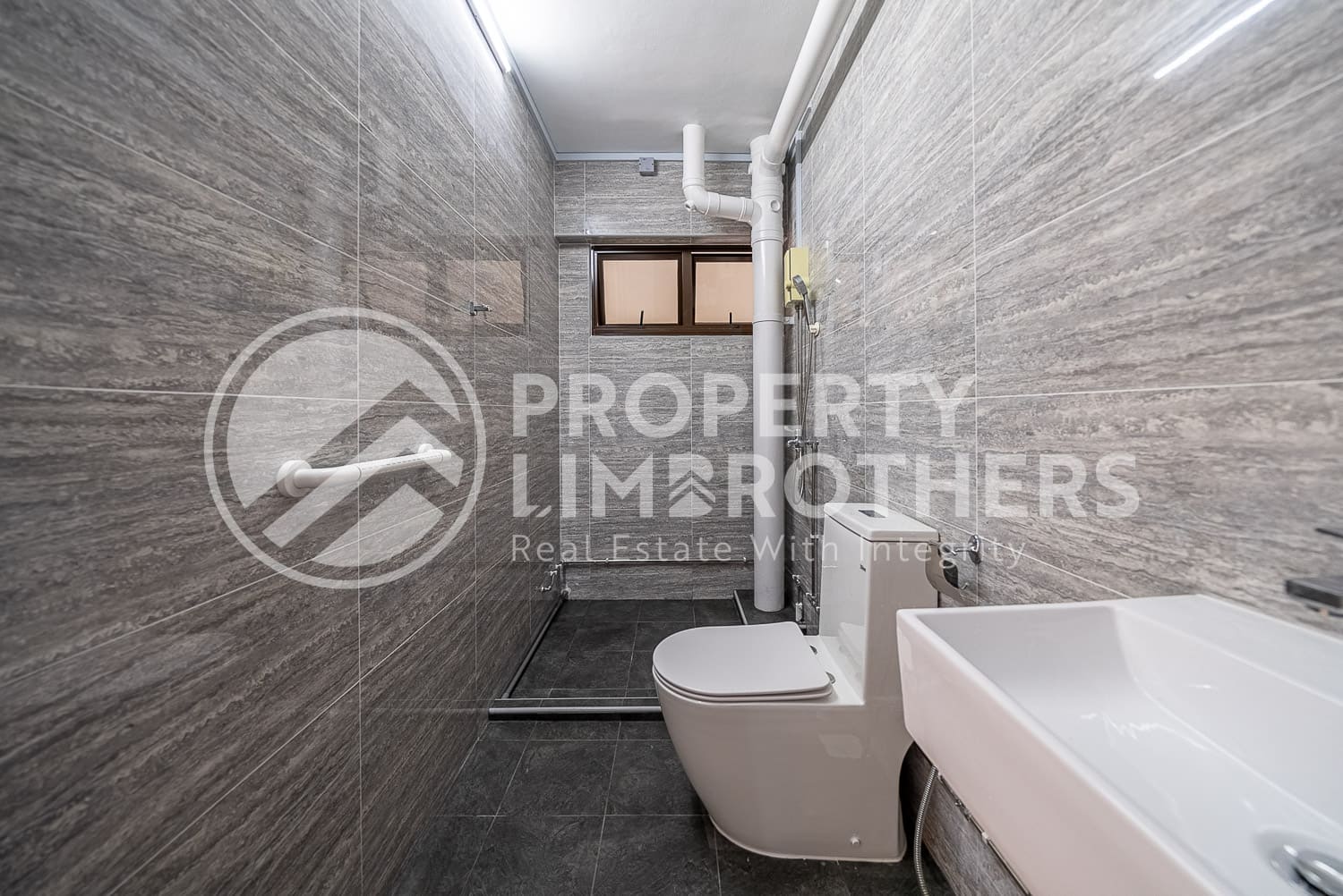 545 Hougang Avenue 8