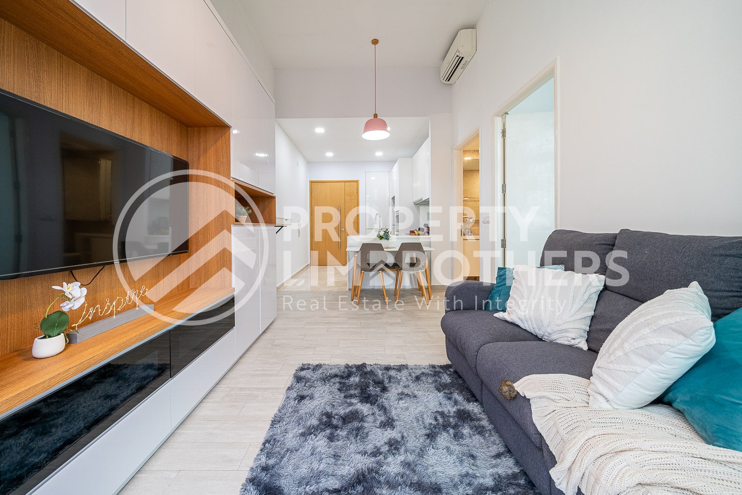 Kingsford Hillview Peak