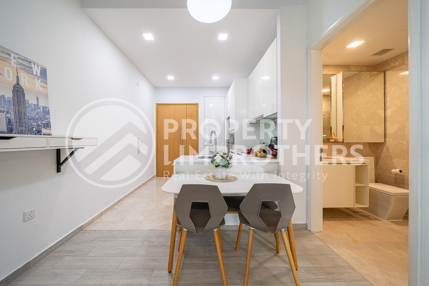 Kingsford Hillview Peak