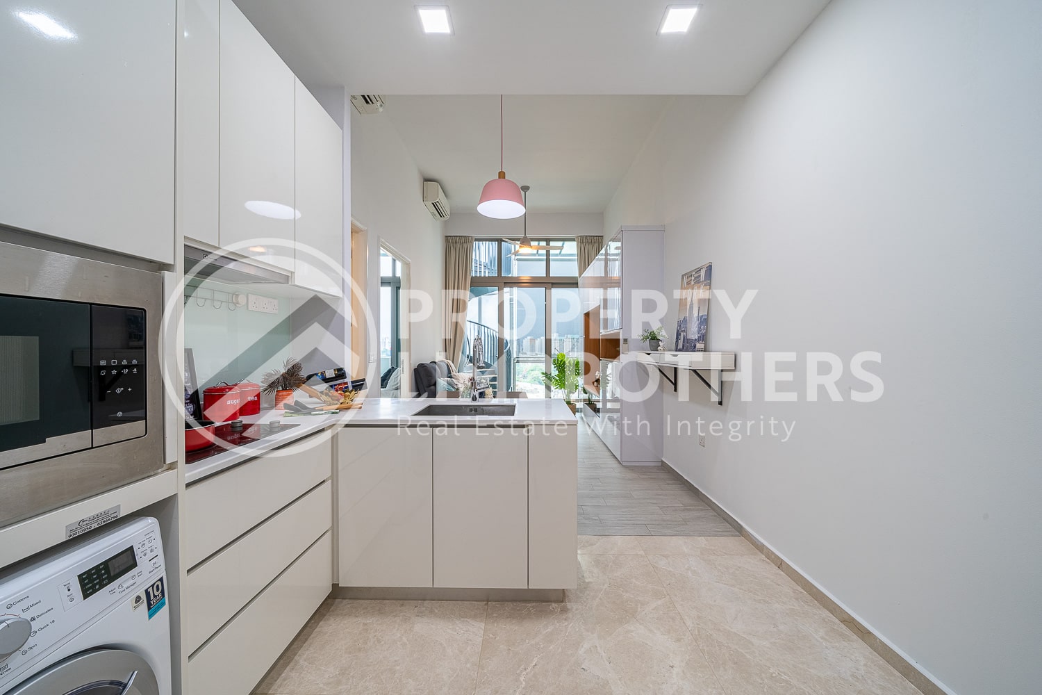 Kingsford Hillview Peak