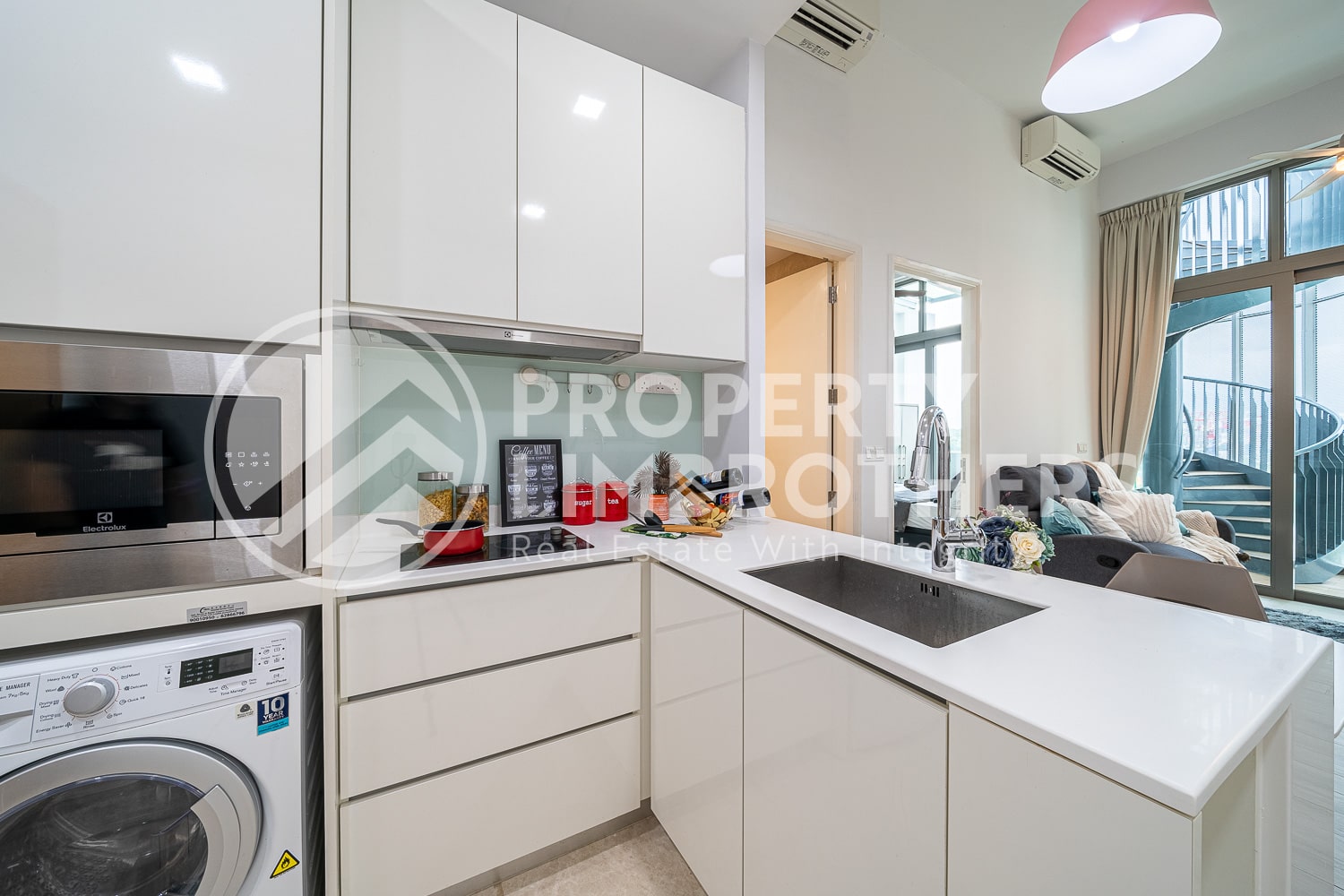 Kingsford Hillview Peak