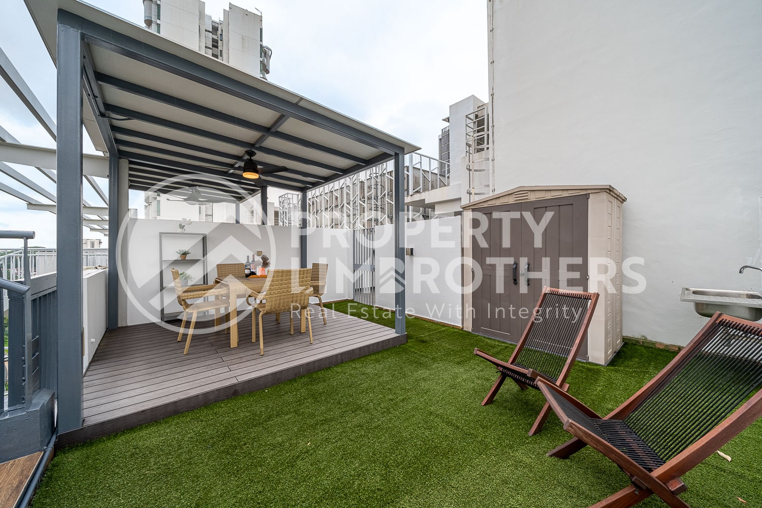 Kingsford Hillview Peak