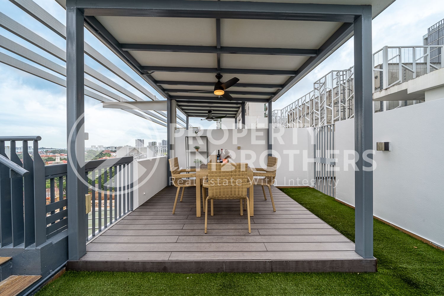 Kingsford Hillview Peak