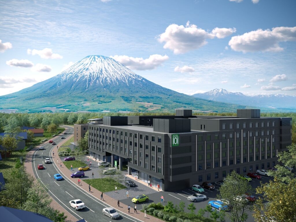 H101-Niseko Hotel Facade (Mountain View, Day)
